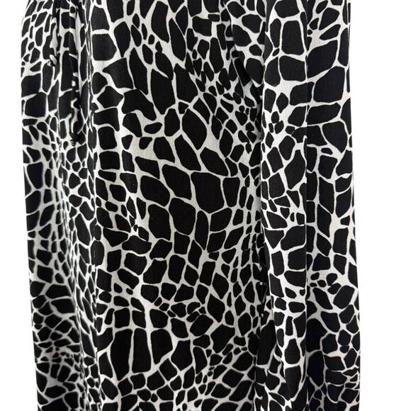 Chicos Travelers Womens Slinky Liquid Knit Animal Print Long Sleeve Top sz 1 / M - Picture 9 of 16